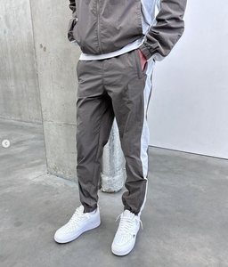 Coupe-vent et survêtements imprimés grande taille pour l'hiver Pantalon de survêtement personnalisé avec fermeture éclair 100% nylon - Product Image 3