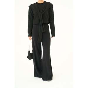 Suéter Negro con Lazos Delanteros - Product Image 2