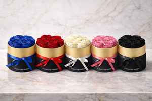 กล่องดอกกุหลาบอมตะทรงกลมสีชมพู Glamour Boutique ดอกไม้คงทนนาน 3-5 ปี ของขวัญวันวาเลนไทน์สำหรับเธอ - Product Image 2