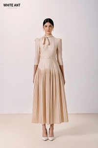 Nouveau modèle de robes avec ceinture pour femmes robe reggie sunray à plis vêtements d'été en tissu écologique grossiste vietnamien blanc - Product Image 3