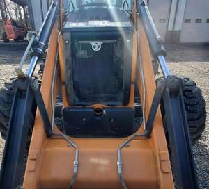 รถขุดตักล้อยาง Case 580SV ปี 2023 แบบมีห้องโดยสารปิด พร้อมอุปกรณ์เสริม  ประกอบด้วยเครื่องยนต์ มอเตอร์ ปั๊มเกียร์ และกระปุกเกียร์ - Product Image 6