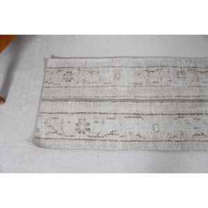 Alfombra Turca Vintage, Alfombra de 1.6x3.2 pies, Alfombra de Lana Blanca con Puntos Marrones - Product Image 3