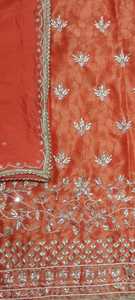 Costumes brodés à la main non cousus de créateur moderne pour femmes Fêtes de style traditionnel indien tendance - Product Image 2