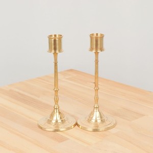 Candelabro de Aluminio de Estilo Lujoso, Elegante Acabado Metálico Multicolor, Portavelas Decorativo - Product Image 1