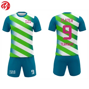 เสื้อฟุตบอลคอกลมแขนสั้นสีพื้นผ้าโพลีเอสเตอร์ 100% ระบายอากาศได้ดี พิมพ์ลายดิจิตอลตามสั่งขายส่งสำหรับผู้ชาย ด้านหน้า/ด้านหลัง - Product Image 2