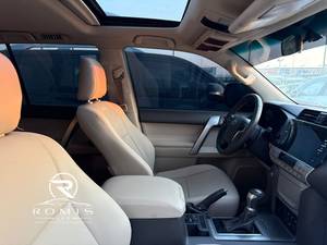 Toyota Land Cruiser Prado 2023 4.0L V6 Automático 4x4 SUV |   Prado Usado para Exportación - Product Image 4