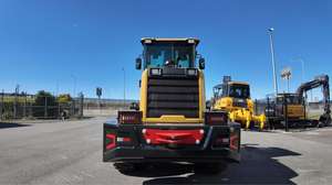 Cargadora de Ruedas 819 123HP LG825T con Capacidad de Carga de 2.5T - Product Image 6