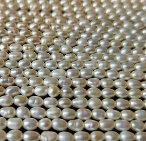 Cuentas de perlas de agua dulce blancas cultivadas naturales indias, hebras sueltas sin tratar para la fabricación de joyas, piedras preciosas ópticamente eficaces - Product Image 2