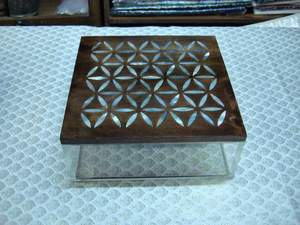 Elegant Arabic Style Acrylic Container with Mother Pearl Inlay Wooden Lid for Dessert Chocolate Candy <b>Storage</b>-for Ramadan & Eid - Product Image 5