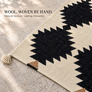 Tapis de couloir Kilim en laine tissé à la main noir et ivoire, taille personnalisée, antidérapant, design tissé - Product Image 5