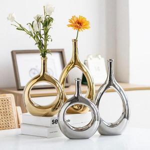 Jarrón de metal artesanal indio único para temas de decoración cultural y moderna acabado pulido dorado forma y tamaño personalizados - Product Image 3