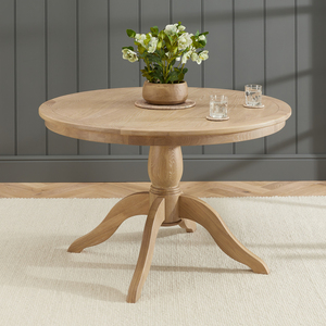 Mesa de Comedor Redonda Tradicional Kalila Hecha de Madera de Teca Sólida con Acabado Natural para Uso en Interiores - Product Image 6