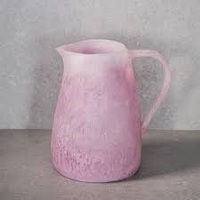 Carafe et pichet en résine de haute qualité au design classique, prix de gros avantageux, disponibles dans toutes les couleurs.