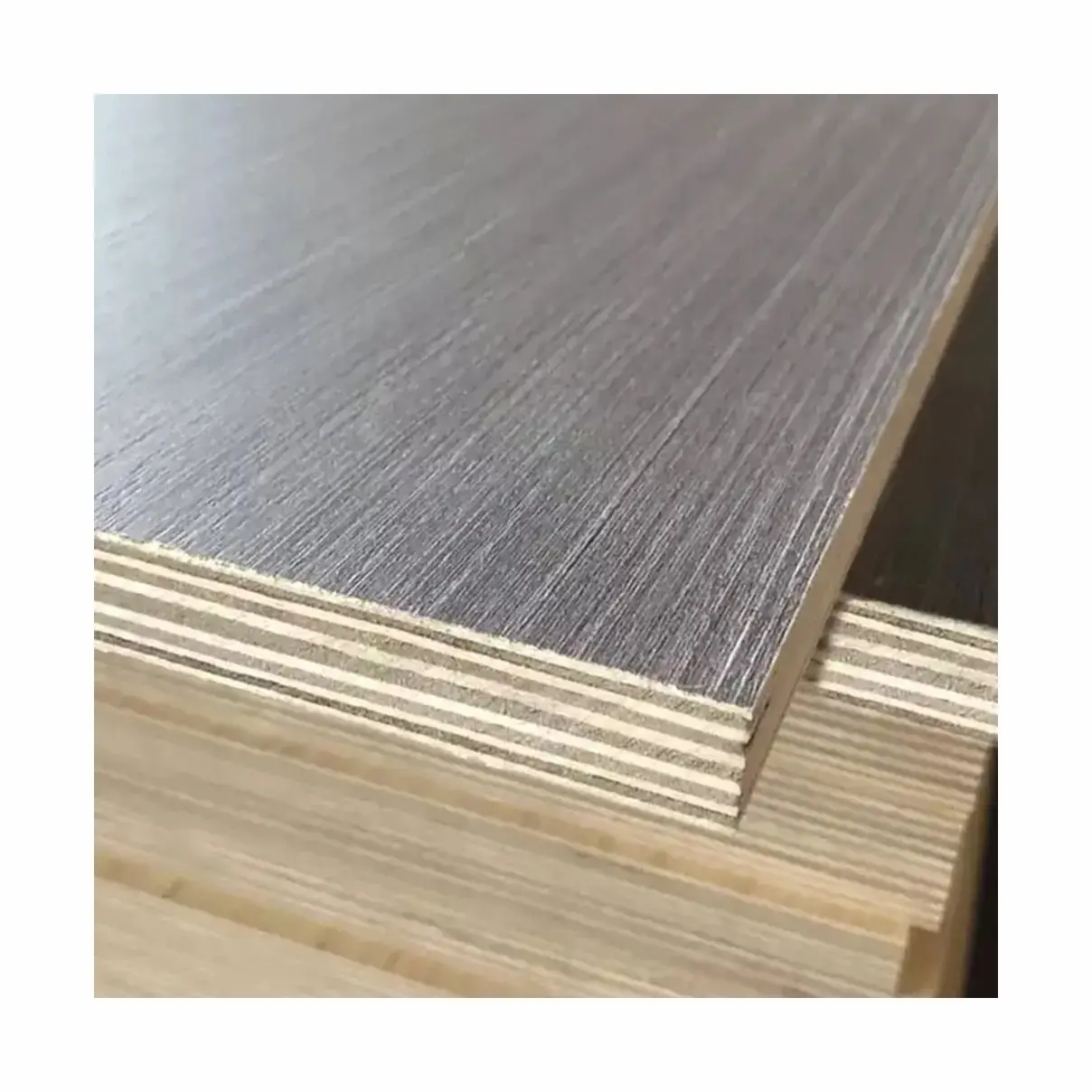 Placa de madeira compensada laminada marinha de bétula 18mm para construção comercial, folha de madeira compensada 4x8 laminada de pinho/bétula/madeira compensada