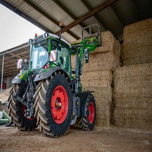 Compre Tractor Fendt 500 Vario, venta al por mayor, entrega rápida, máquina de calidad premium construida para máxima eficiencia y alta productividad - Product Image 5