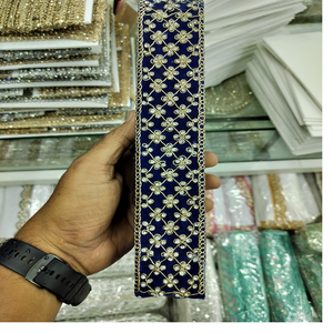 Trabajos de piedra hechos a medida en cordones bordados a máquina de diseño geométrico en varios diseños y colores personalizados para su reventa. - Product Image 2