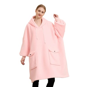 Couverture-sweat à capuche d'hiver avec manches, en polaire, surdimensionnée, super longue, pour femme, pyjama doux et chaud, couverture Sherpa pour adultes - Product Image 1