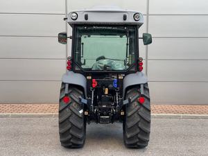 รถแทรกเตอร์ Deutz Fahr 3060 พร้อมห้องโดยสารปรับอากาศ ขับเคลื่อน 4 ล้อ 60 แรงม้า ขนาดกะทัดรัด สำหรับงานเกษตรกรรมและงานภาคสนาม พร้อมปั๊มเกียร์ - Product Image 2