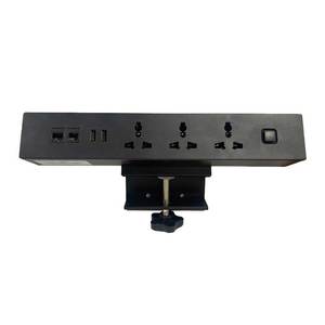 Multiprise HOECZ018 à 6 prises avec cordon d'extension à fixation sur surface de bureau, extrémité femelle IEC, réseau Wi-Fi - Product Image 1