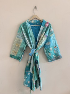 Robe kimono vintage en kantha aux couleurs vibrantes, longue veste faite à la main pour femmes - Product Image 5