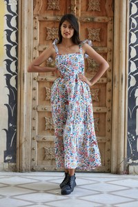 Tissu froissé en coton gris Broderie florale Top design tendance avec manches complètes pour femmes et filles - Product Image 3