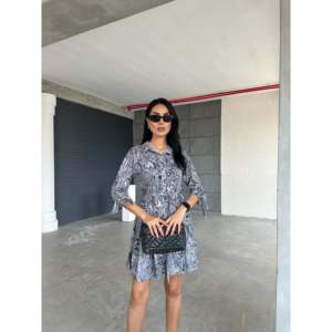 Robe boutonnée à motif châle avec col en dentelle, style chemise, taille naturelle, respirante - Product Image 1