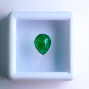 พลอยมรกตธรรมชาติจากแซมเบียทรงรี ผ่านการอบความร้อน ของผู้ผลิตชาวอินเดีย สำหรับทำเครื่องประดับ สีเขียวขัดเงา - Product Image 5