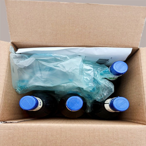 Ensemble de démarrage Fabbri pour latte glacé Comprend 4 sirops de 1 L et 6 verres à lait Essentiels pour le service de boissons Code 09340 - Product Image 1