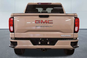 GMC Sierra 1500 Elevation Standard Crew Cab 4WD R20 2023 d'occasion, conduite à gauche, boîte automatique, intérieur foncé, sièges en tissu - Product Image 2