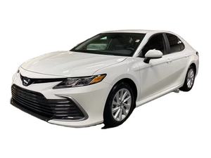 Toyota Camry LE 2024 d'occasion en excellent état, faible kilométrage, aucun problème mécanique, prête à rouler. - Product Image 4