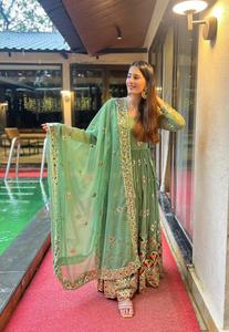 El último vestido Anarkali de diseñador de Fab Zone Faux Georgette Bordado Secuencia Trabajo Ropa india y pakistaní - Product Image 5