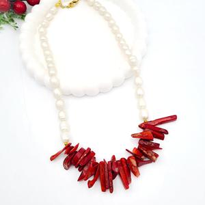 Collana di perle barocche di corallo - Product Image 2