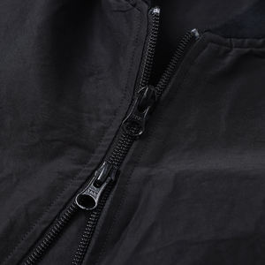 Chaqueta Bomber Ligera Negra para Hombre, Diseño Clásico con Cremallera Completa, Ropa Exterior Urbana Minimalista, Cortavientos con Bolsillos con Botones a Presión - Product Image 5