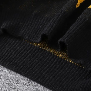 Pull personnalisé à imprimé flamme Pull streetwear unisexe élégant et confortable pour l'hiver Pull en tricot - Product Image 3