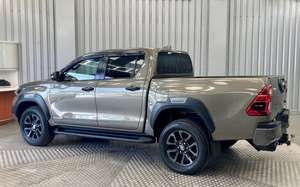 Toyota Hilux (24) 2024 - 2.8 D-4D Invincible X Pick-up Double Cabine 4 portes Diesel Manuelle 4x4 Euro 6 / Conduite à droite - Product Image 2
