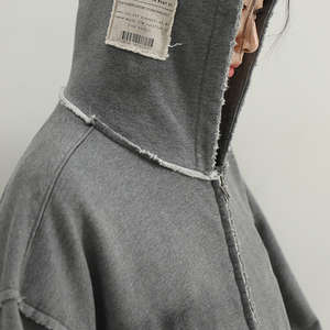 เสื้อฮู้ดแบบสวมหัวมีฮู้ดโอเวอร์ไซส์ปักโลโก้กราฟฟิตีผ้าฝ้าย100% พิมพ์ลายกราฟฟิตีสั่งติดฉลากสเปรย์ได้ตามต้องการ - Product Image 5