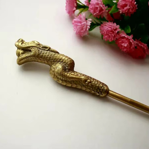 Chausse-pied de luxe en laiton en métal avec logo personnalisé avec longue poignée courte Fourniture d'usine Conception de trou de suspension pour l'artisanat de magnésie - Product Image 1