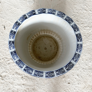 Maceta Grande de Porcelana Azul y Blanca con Borde Ondulado, Maceta de <span class=keywords><strong>Cerámica</strong></span> Esmaltada para Interiores y Exteriores, Venta al por Mayor OEM - Product Image 3