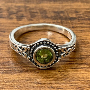 Fashionable Vintage Yellow Gold <b>Peridot</b> <b>Ring</b> (3.6 Grams) Trendy Alloy Jewelry with Bezel Setting Gift for Any Occasion - Product Image 1