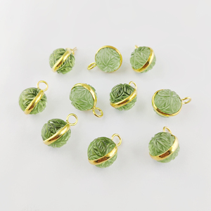 จี้อเมทิสต์สีเขียวลูกปัดอะเมทิสต์สีเขียวธรรมชาติสีเขียวขนาด12มม. ทรงกลมสลักรูปดอกไม้สีทองจี้เงินสเตอร์ลิงทำด้วยมือ - Product Image 3