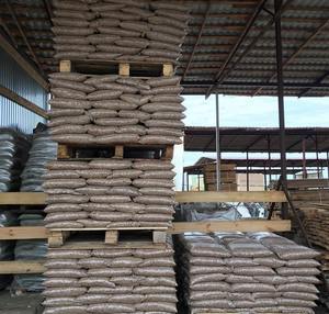 Granulés de bois de qualité supérieure disponibles EN Plus-A1 6mm/8mm en épinette, pin, hêtre à vendre dans le monde entier - Product Image 2