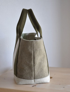 กระเป๋าโท้ทหนังสุดชิคสำหรับทุกวันพร้อมสายรัดที่สวยงามและสะดวกสบาย - Product Image 3