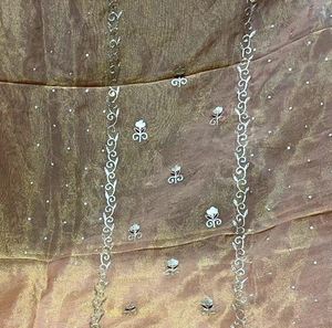 Designer moderne non cousu brodé à la main indien Fashion-Forward Costumes de style traditionnel pour les femmes Beaux costumes coûteux - Product Image 2