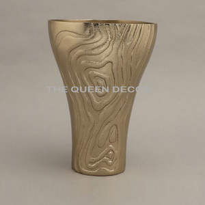 Venta al por mayor moderno metal blanco oro forro hoja diseñador clásico metal florero de moda jarrones de metal para la mejor venta - Product Image 2