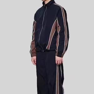 Conjunto Deportivo de Alta Calidad para Hombre, Chaqueta con Cremallera Reflectante de Poliéster, Ropa Deportiva con Bloques de Color, Conjunto de Joggers Unisex con Parches - Product Image 5