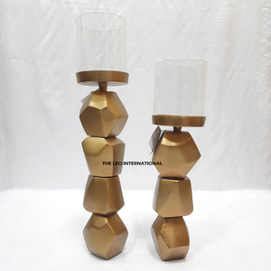 Pot à bougie unique en béton plaqué or à motif feuillage abordable avec support en verre transparent et style royal métallique - Product Image 6