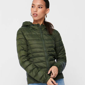 Veste matelassée pour femme de haute qualité, beige clair, nouvelle arrivée, best-seller, veste d'hiver matelassée en duvet pour femme - Product Image 1