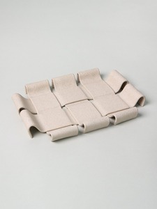 Plateau de service élégant en céramique fabriqué à la main idéal pour les repas de famille de Diwali avec des plats et des bonbons indiens traditionnels - Product Image 6