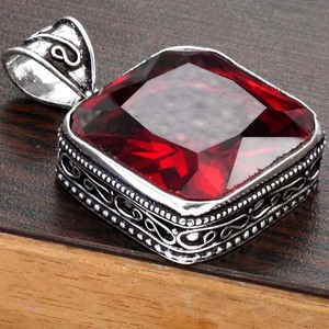 สร้อยคอทองเหลืองวินเทจทำด้วยมือสำหรับผู้หญิงจี้โกเมนสีแดงร้อนแรงเครื่องประดับงานปาร์ตี้อัญมณีธรรมชาติหลากหลายแบบ - Product Image 3