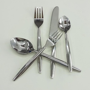 Offre spéciale, ensemble de couverts à poignée épaisse au design unique et personnalisé de haute qualité, design unique décoratif en métal plaqué argent - Product Image 3